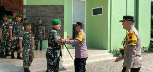 Kapolres Jepara AKBP Warsono bersama Komandan Kodim 0719/Jepara Letkol Inf Mokhamad Husnur Rofiq mengadakan acara Halal Bihalal di Makodim 0719/Jepara, Minggu (23/04/2023).